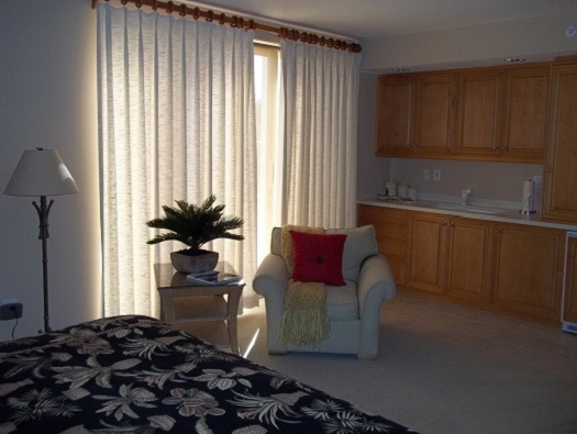 Three guest suites with wireless internet access Three guest suites with wireless internet access